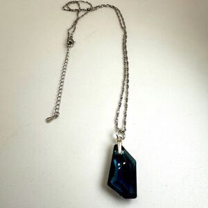 SALE! STUNNING Blue Swarovski crystal pendant on‎ an 18" 925 chain, necklace!